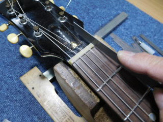 Gibson ES-125,ナット