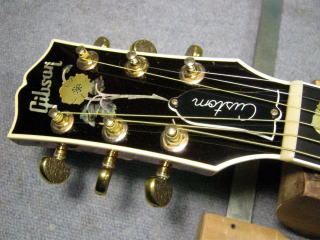 Gibson J-185