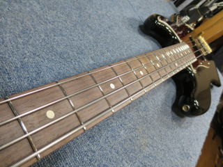 Fender Precision Bass、ネックアイロン NINTH(ナインス) ギターリペア＆ベース修理工房